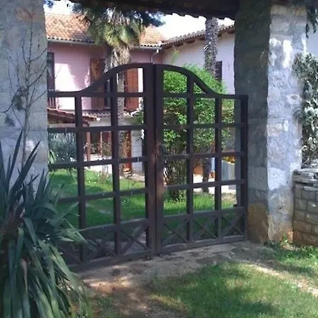 Nives Апартаменты *